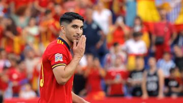 Soccer Football - UEFA Nations League - Group B - Spain v Czech Republic - La Rosaleda Stadium, Malaga, Spain - June 12, 2022 Spain's Carlos Soler celebrates scoring their first goal REUTERS/Jon Nazca