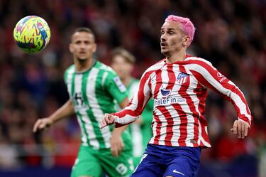 Antoine Griezmann en una acción del encuentro contra el conjunto verdiblanco.