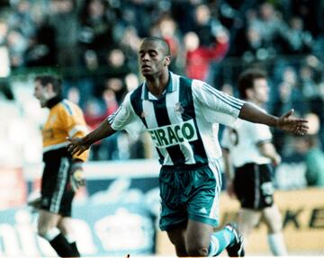 En las cuatro temporadas en el Deportivo de la Coruña, Flávio Conceição consiguió una liga en la temporada 1999/00. Jugó 97 partidos en los que consiguió 9 tantos. 