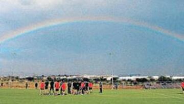 <b>ARCO IRIS. </b>Esta semana apareció en el campo de entrenamiento del Nàstic. ¿Esperanza? ¿Algo más de color a la gris situación que vive el Nàstic? Lo veremos hoy, a partir de las 17:00. Sólo vale ganar.