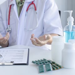 Cuánto cobra un médico en España, cuál es su sueldo por CCAA y cuáles son sus condiciones laborales