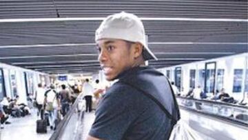 <b>LA MALETA PREPARADA. </b>Robinho puede viajar a Europa en breve.