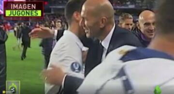 Fría celebración de James en el gol de Carvajal