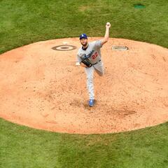 Dave Roberts justifica retirar a Clayton Kershaw tras siete entradas perfectas