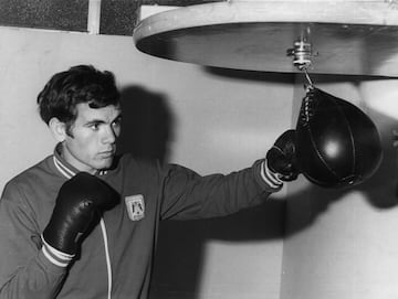 Moisés Fajardo Pérez (Barlovento, 1947) destacó como boxeador en la categoría de peso superwelter. En 1966 se proclamó subcampeón de España aficionado con la selección de la provincia de Santa Cruz de Tenerife. A partir de ahí enlazó títulos de campeón de España en 1967, 1968, 1970 y 1973. Compitió además en los Juegos Olímpicos de México en 1968. Cayó derrotado entonces por el rumano Boris Laguitin, que se colgaría la medalla oro. Participó también en los VI Juegos del Mediterráneo que acogió Turquía en 1971 y con la selección española en los Campeonatos de Europa de Bucarest 1969 y Madrid 1971.