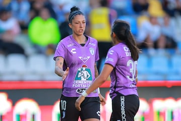 La jugadora de la selección española femenina y reciente campeona del mundo ha reaparecido con su club, el Club de Fútbol Pachuca Femenil de la Primera División Femenil de México. Jenni salió en los últimos minutos de juego siendo recibida con una gran ovación y un gran tifo sobre la portería.