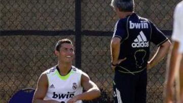 Mourinho: "No puedo perder mi tiempo llorando por Kaká"