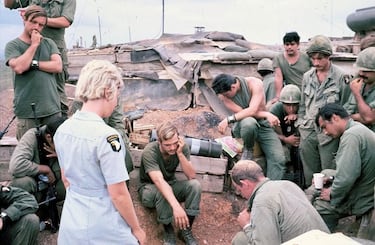Las 627 ‘Donut Dollies’ que lucharon por la cordura en la Guerra de Vietnam: “Habla, lo que sea. Solo... habla”