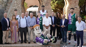 Presentación de las equipaciones de Unicaja 2023-24.