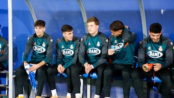 El banquillo del Espanyol B ante el Valencia Mestalla.
