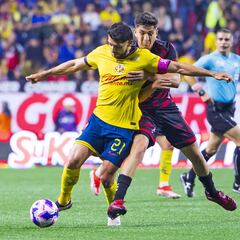 ¡Polémica en el América! Gol de Zendejas a pesar de una falta y expulsión de Osorio