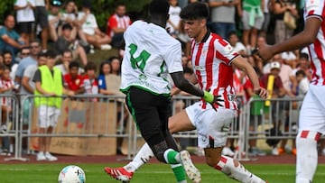 Rego, del Athletic, y Maguette, del Racing.