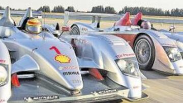 <b>LIGEREZA A BASE DE CARBONO</b> El imponente aspecto del R10 esconde un chasis de fibra de carbono que contribuye de forma determinante al ahorro de peso del nuevo prototipo (925 kilos en vacío). Además, la mayor parte de las piezas aerodinámicas pertenecen al propio monocasco, por lo que no exigen carenados adicionales y rebaja así kilos.