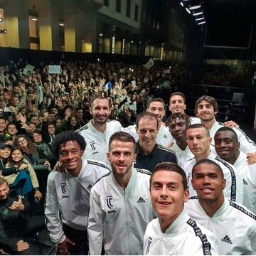 Once jugadores de Juventus, incluido Juan Cuadrado, fueron invitados por Adidas al primer aniversario de su tienda en Milán, la más grande de Italia. Cristiano Ronaldo brilló por su ausencia.