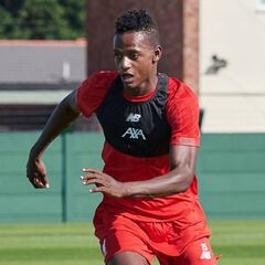 Anderson Arroyo: "No creo que esté lejos de jugar en Liverpool"