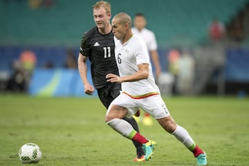 El lateral izquierdo, entonces en Tigres de la UANL, fue uno de los futbolistas mayores de 23 años que disputaron el torneo olímpico en Río de Janeiro. Torres Nilo tenía entonces 28 años y era un fijo en la alineación de Ricardo Ferretti. El defensa también era recurrente en convocatorias de selección mayor. 