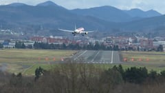 Pánico en Bilbao: las fuertes rachas de viento obligan a desviar ocho vuelos