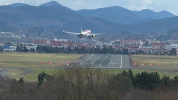 Pánico en Bilbao: las fuertes rachas de viento obligan a desviar ocho vuelos