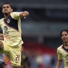 Henry Martín ganó la partida a Roger Martínez en América