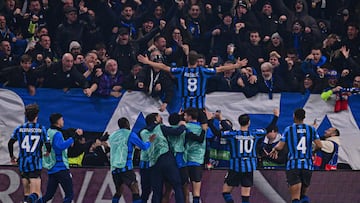 BERGAMO (Italy), 25/02/2026.- Atalanta's Mario Pasalic (C) celebrates after scoring the 3-0 goal during the UEFA Champions League play-offs 2nd leg soccer match between Atalanta BC and Borussia Dortmund at the Bergamo Stadium in Bergamo, Italy, 25 February 2026. (Liga de Campeones, Italia) EFE/EPA/MICHELE MARAVIGLIA