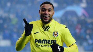 Danjuma celebra uno de sus dos goles al Atalanta en B&eacute;rgamo.