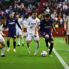 El Sporting tira de eficacia en el Belmonte para meterse en playoff