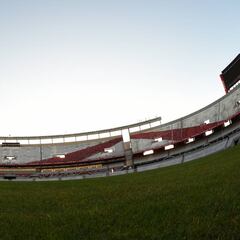 River aprovecha el receso para cambiar su campo de juego