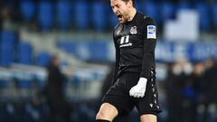 SAN SEBASTIAN, SPAIN - JANUARY 19: Alejandro Remiro of Real Sociedad celebrates their side's first goal during the Copa Del Rey match between Real Sociedad and Atletico de Madrid at Reale Arena on January 19, 2022 in San Sebastian, Spain. (Photo by Juan Manuel Serrano Arce/Getty Images)