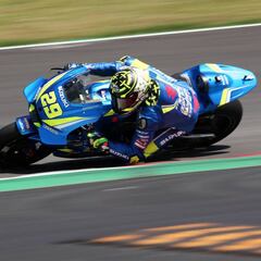 Iannone deja el sello con la Suzuki en el inicio de Mugello