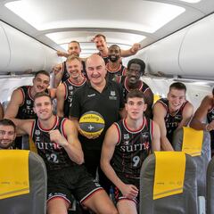 Un rayo impacta en el avión del Bilbao Basket