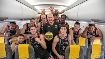 Un rayo impacta en el avión del Bilbao Basket