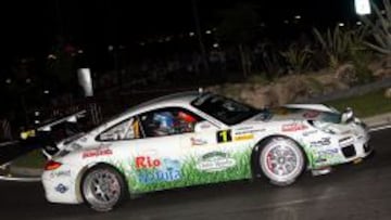 Sergio Vallejo, con su Porsche 911 en el Rally de El Bierzo.