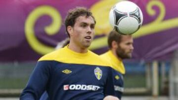 El delantero sueco del Galatasaray se encuentra recuperado de su pequeña fractura en un metatarso del pie que sufrió hace cuatro semanas por lo que jugará el primer partido.