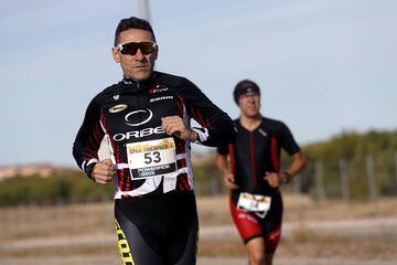 Cerca de un centenar de deportistas acudieron a su cita anual con el asfalto de Navalcarnero, participando en la segunda edición de su duatlón de carretera. 