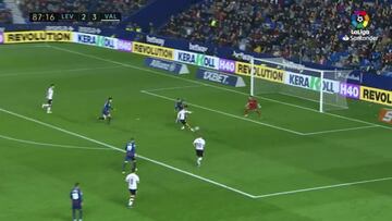 Ferrán Torres va para sensación de LaLiga: otro gol de jugadorazo