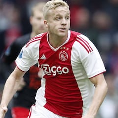 Van de Beek tiene ocho ofertas... y una es del Real Madrid