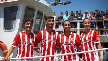 20-07-24. NACHO MÉNDEZ, DIEGO SÁNCHEZ, SARA BARREDA, AINHOA CORREDOR Y SARA BARREDA POSAN CON LAS NUEVAS CAMISETAS DEL SPORTING.