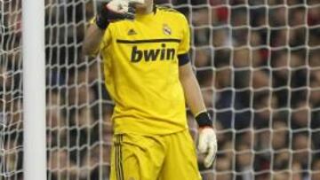 <b>MITO. </b>Casillas sigue haciendo historia en el fútbol español.