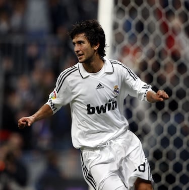 El delantero madrileño vistió la camiseta del filial del Real Madrid, Castilla, desde 2006 hasta el 2009. En total jugó 96 partidos en los que marcó 22 goles. 