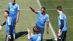 Vinicius junto a Keylor, Varane, Modric y Courtois.