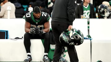 Hall has been the team’s leading rusher this season, but New York need to consider another offensive strategy against Miami.