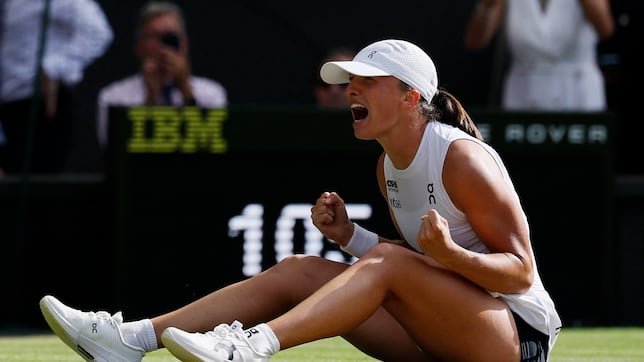 Swiatek triunfa con el histórico primer doble rosco en una final