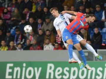 Viktoria Plzen-Manchester City. Marek Bakos y Matija Nastasic