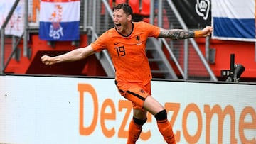 Soccer Football - International Friendly - Netherlands v Georgia - De Grolsch Veste, Enschede, Netherlands - June 6, 2021 Netherlands&#039; Wout Weghorst celebrates scoring their second goal REUTERS/Piroschka Van De Wouw