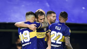 BUENOS AIRES, ARGENTINA - FEBRUARY 14: Carlos Izquierdoz of Boca Juniors celebrates with teammates after scoring the first goal of his team during a match between Boca Juniors and Gimnasia Y Esgrima La Plata as part of Copa de la Liga Profesional 2021 at