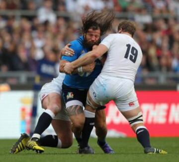 Italia-Inglaterra. Martin Castrogiovanni y Joe Launchbury.