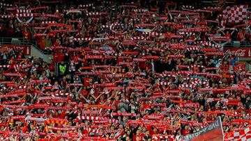 Soccer Football - Liverpool Tour - Sydney FC vs Liverpool - Sydney, Australia - 24/5/17 - Liverpool fans show their support. REUTERS/Jason Reed