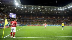 Rostov-on-don (Russian Federation), 17/06/2018.- Switzerland&#039;s midfielder Xherdan Shaqiri (L) prepares for a corner kick during the FIFA World Cup 2018 group E preliminary round soccer match between Brazil and Switzerland in Rostov-On-Don, Russia, 17 June 2018. The match ended 1-1.
 
 (RESTRICTIONS APPLY: Editorial Use Only, not used in association with any commercial entity - Images must not be used in any form of alert service or push service of any kind including via mobile alert services, downloads to mobile devices or MMS messaging - Images must appear as still images and must not emulate match action video footage - No alteration is made to, and no text or image is superimposed over, any published image which: (a) intentionally obscures or removes a sponsor identification image; or (b) adds or overlays the commercial identification of any third party which is not officially associated with the FIFA World Cup) (Mundial de F&uacute;tbol, Brasil, Suiza, Rusia) EFE/EPA/LAURENT GILLIERON EDITORIAL USE ONLY