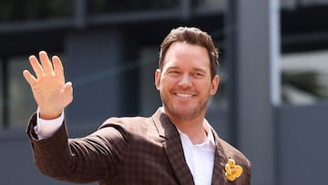 The Seattle Seahawks may be far from Hollywood, but that hasn’t stopped a strong list of celebrities from proudly flying the 12s flag.