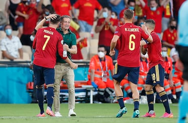 Morata celebra con Luis Enrique el 1-0 ante Polonia en el segundo partido de la EURO 2020.